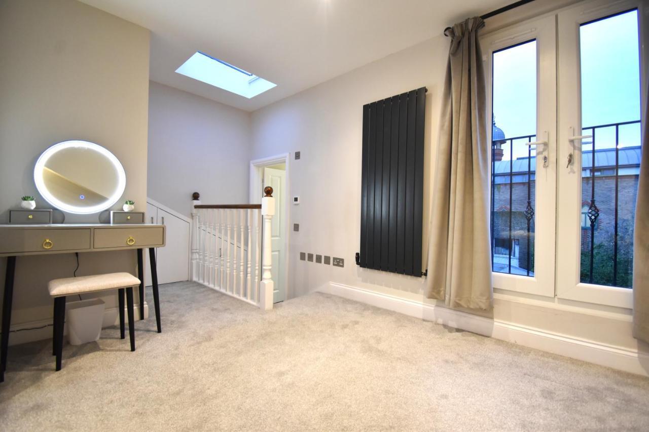 Stunning 3 Bed Apartment London Exterior photo